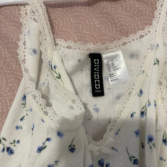 H&M tank top (floral) - Picture 3 of 3